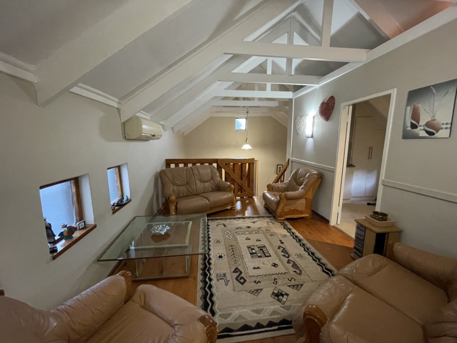 3 Bedroom Property for Sale in Pentagon Park Free State